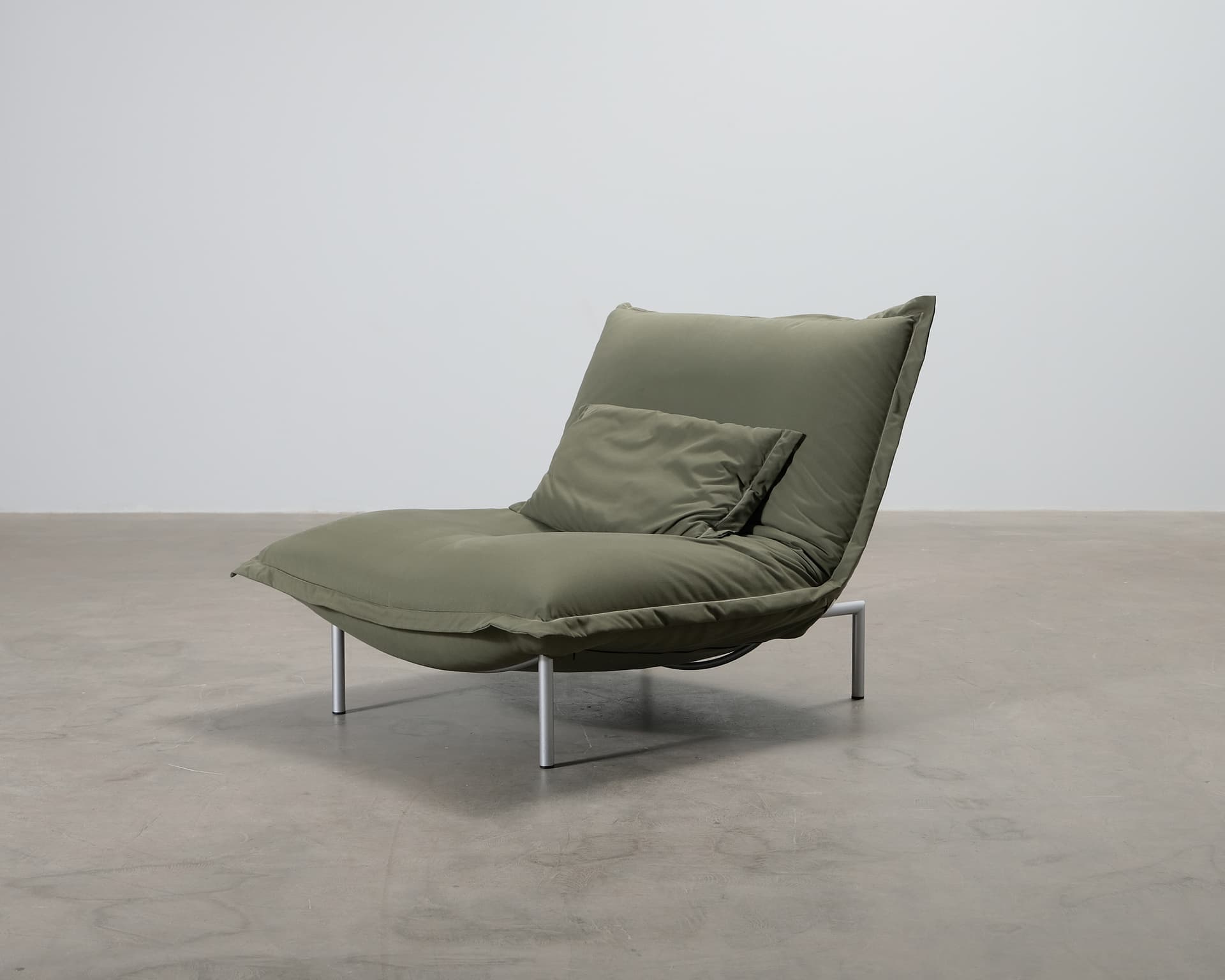 Ligne Roset Calin fåtölj grön