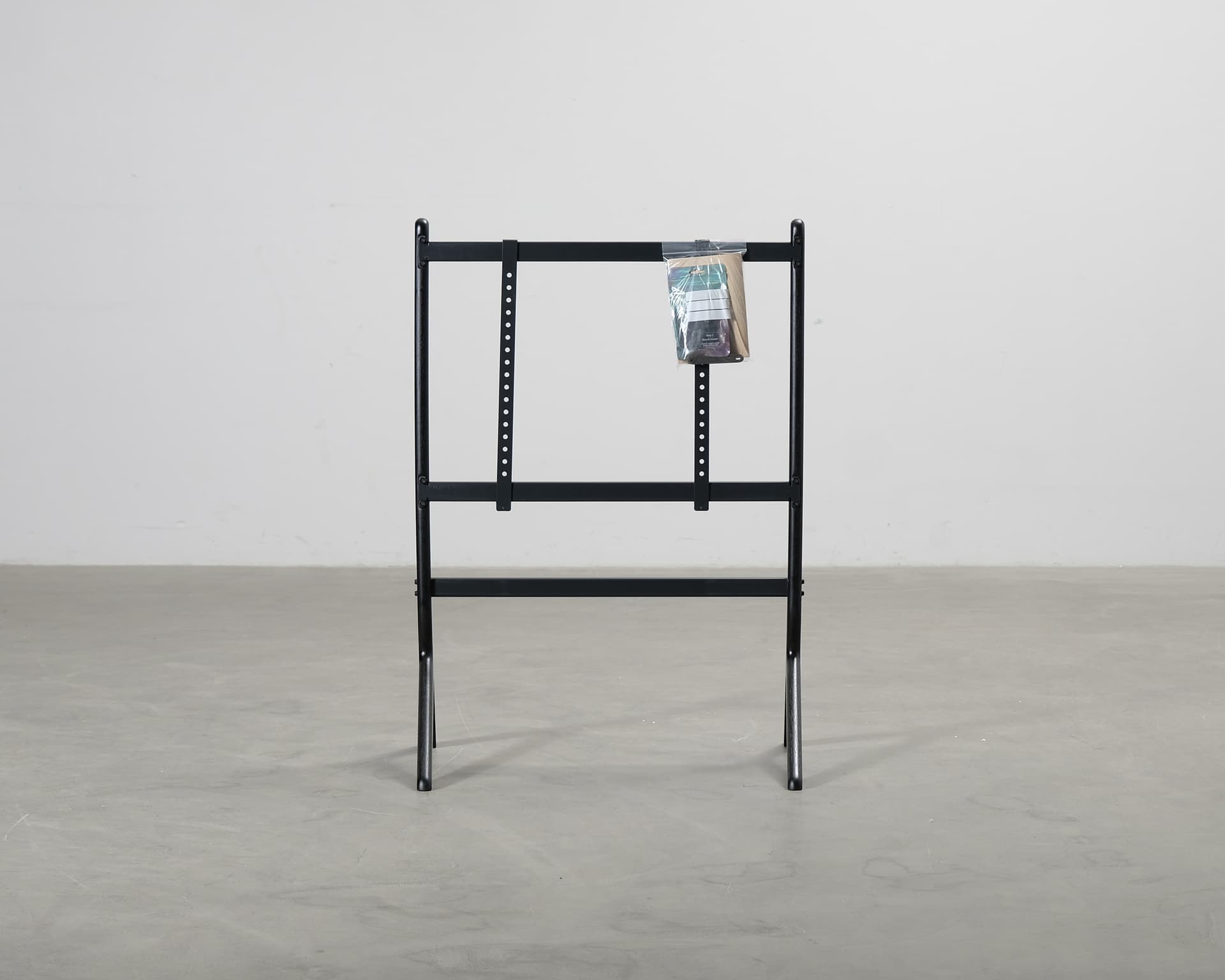 Pedestal Hopper TV-stativ svart