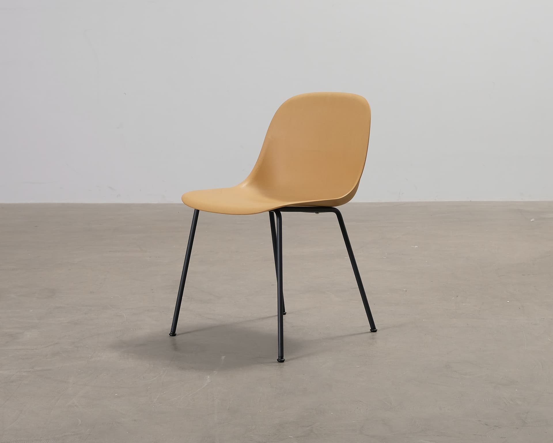 Muuto Fiber Side stol ockra