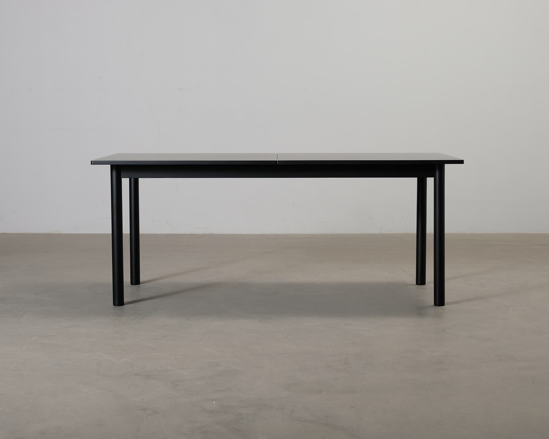 Decotique Milo förlängningsbart matbord 180-224 cm svart