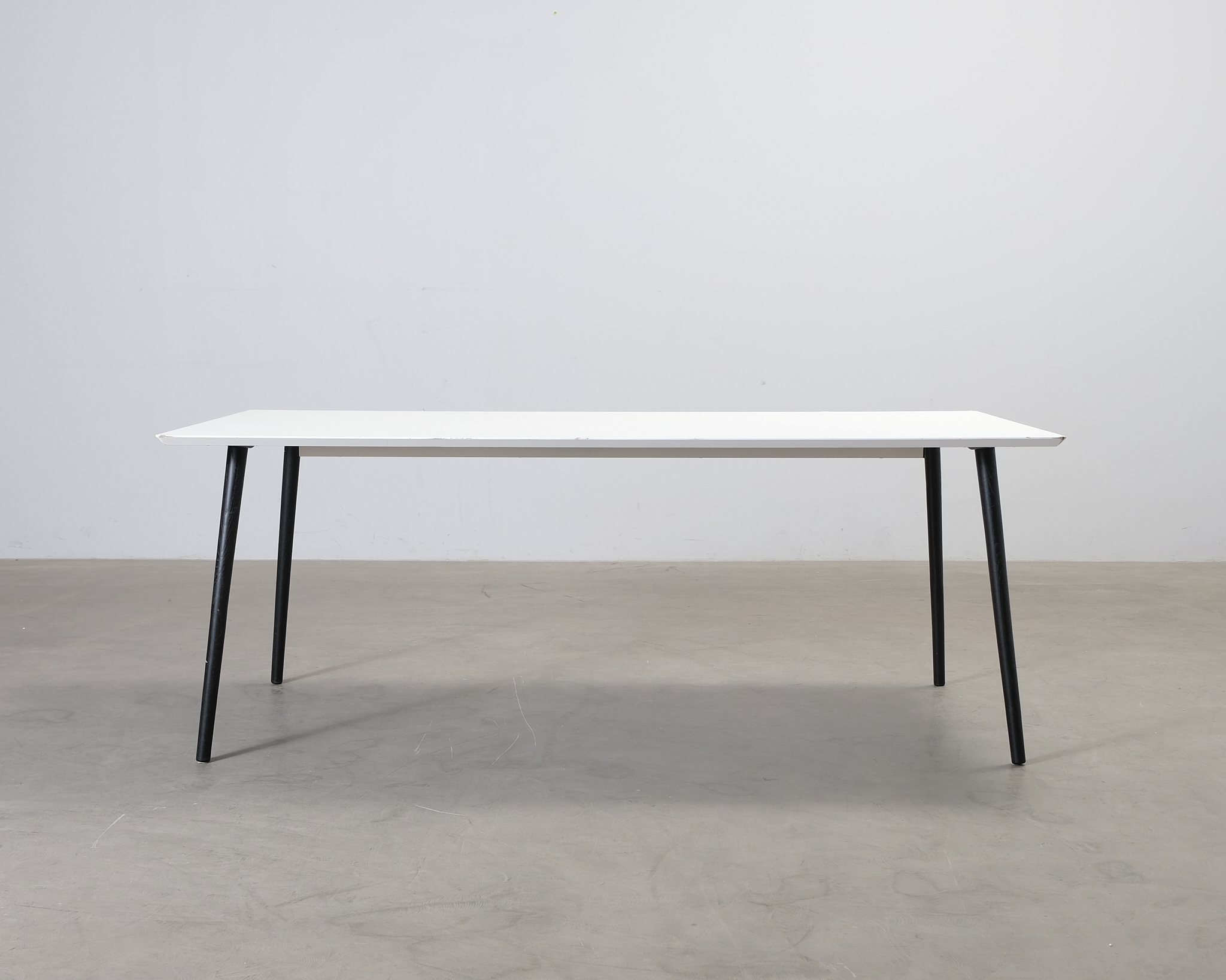 Sofacompany Allie matbord vit / svart