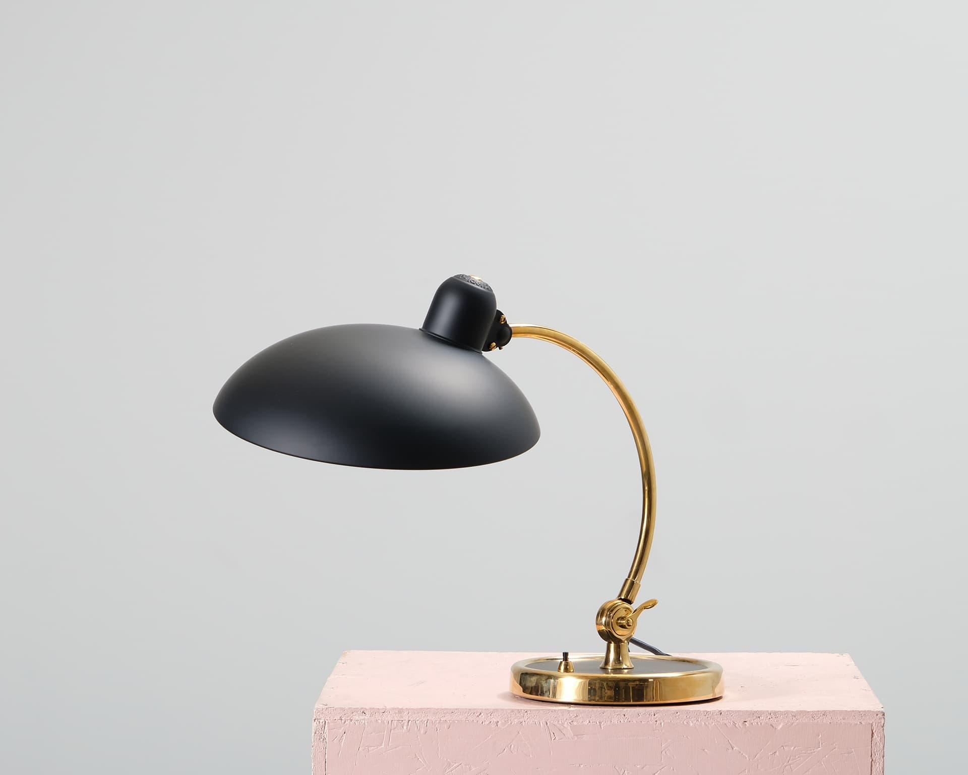 Fritz Hansen Kaiser Idell 6631-T Luxus bordslampa mässing / svart