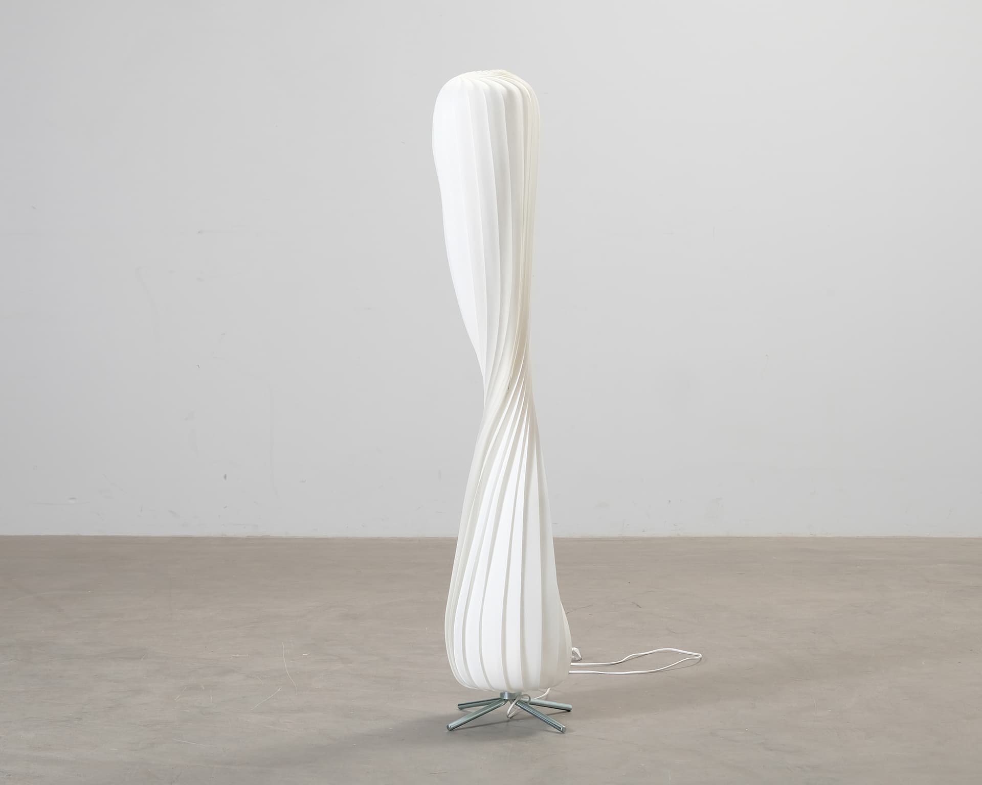 Tom Rossau TR7 golvlampa 117 cm vit