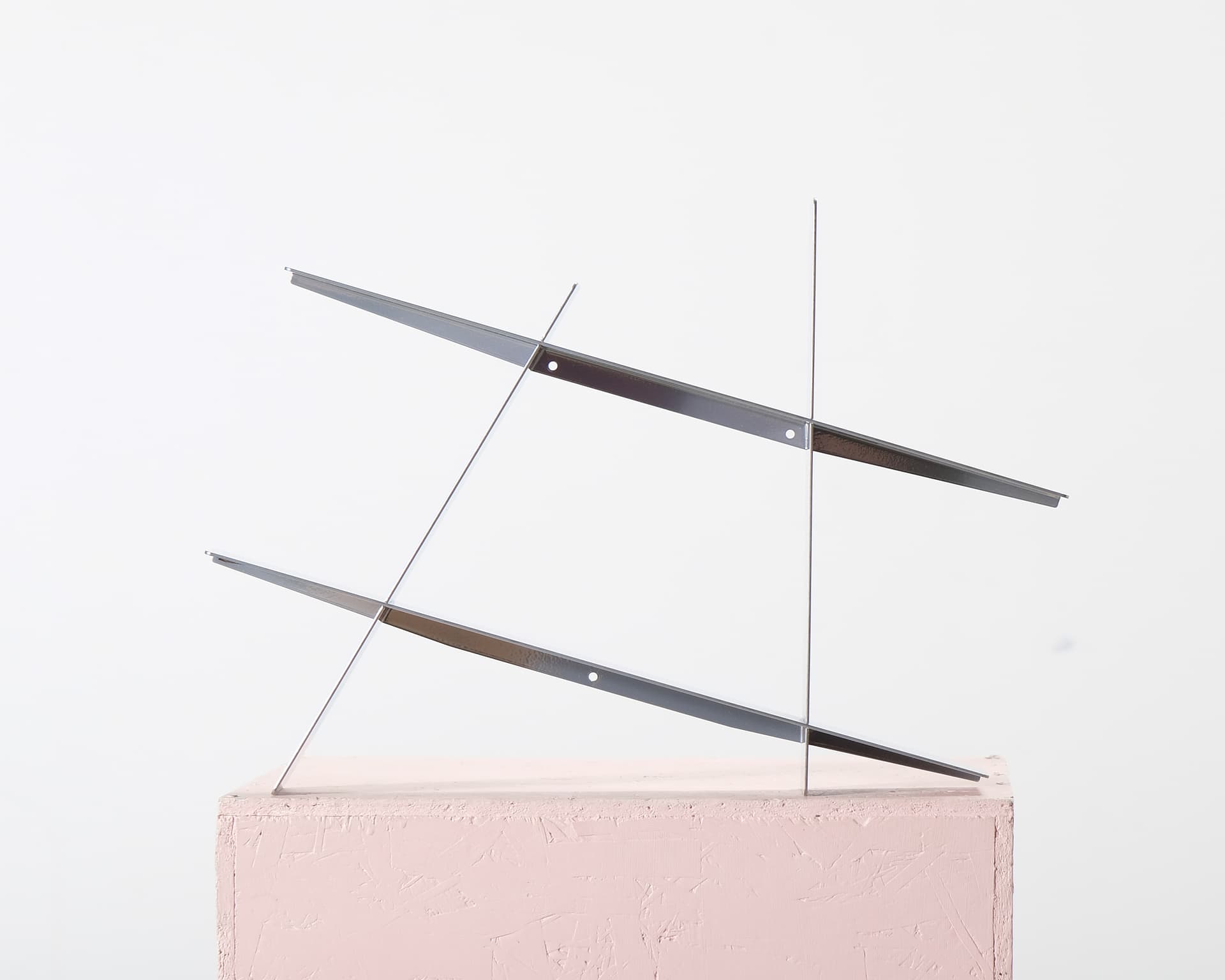 Andersen Furniture A-Shelf vägghylla silver