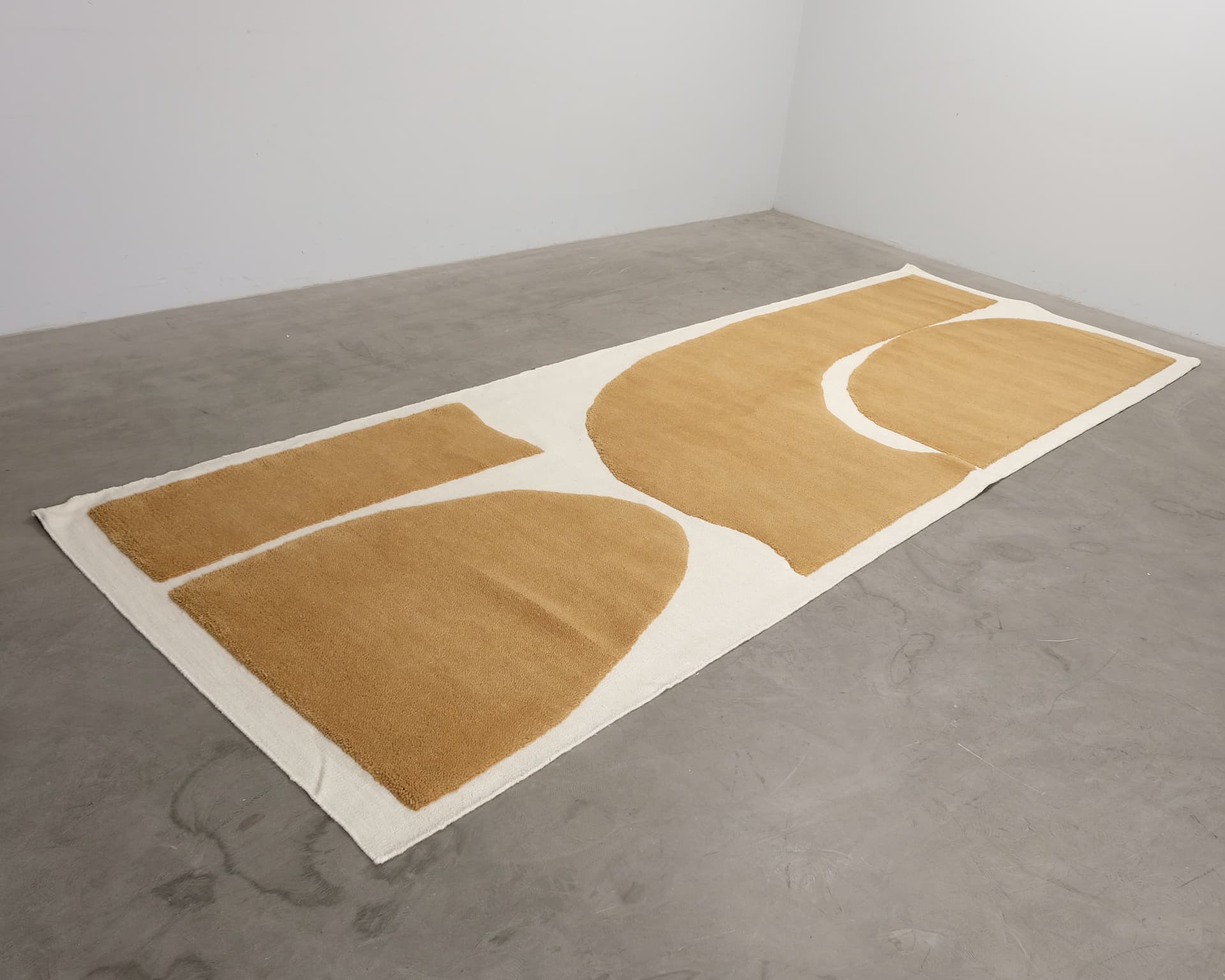 Layered Gotland ullmatta 175 x 490 cm Sunflower Yellow