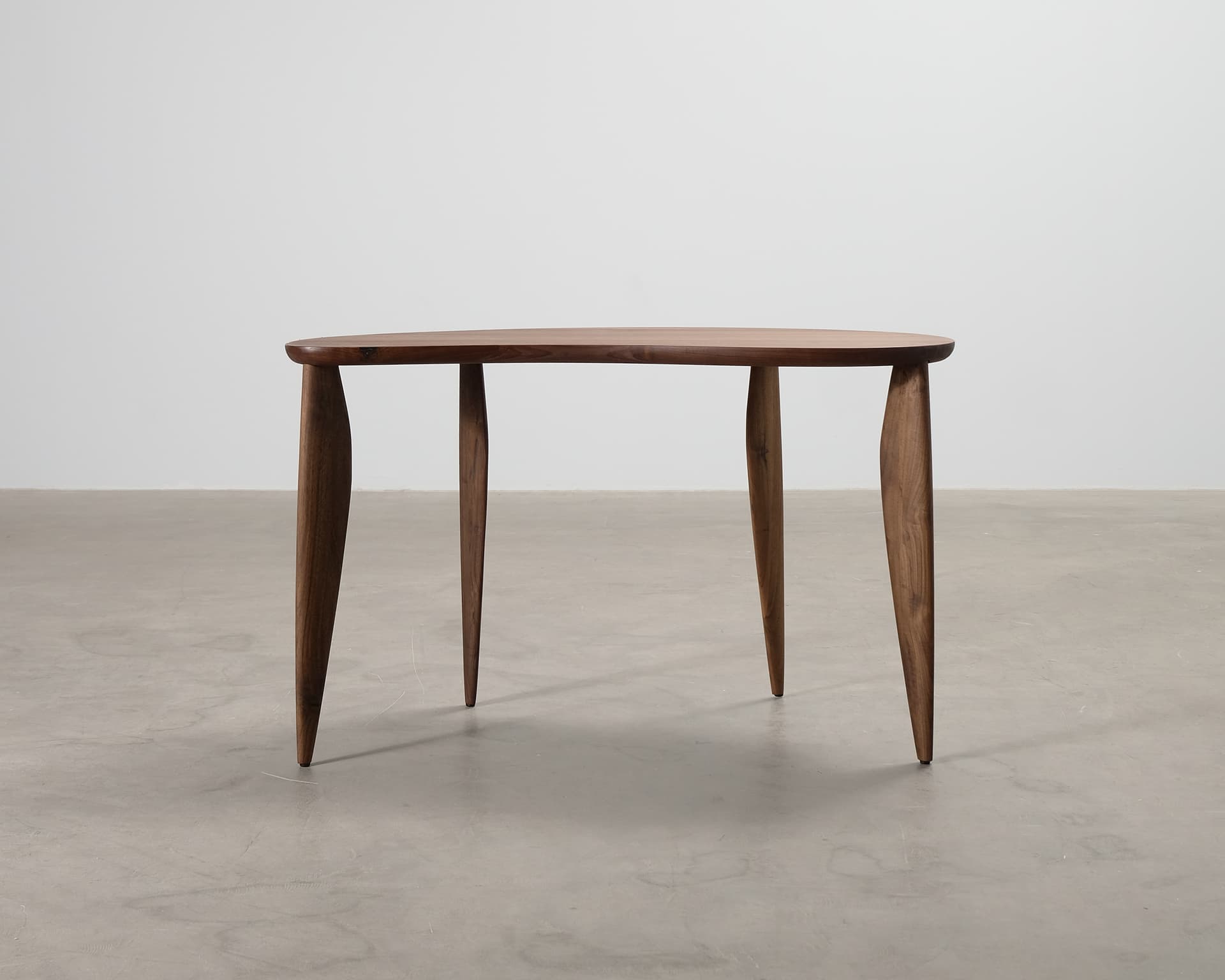 Ferm Living Feve skrivbord valnöt