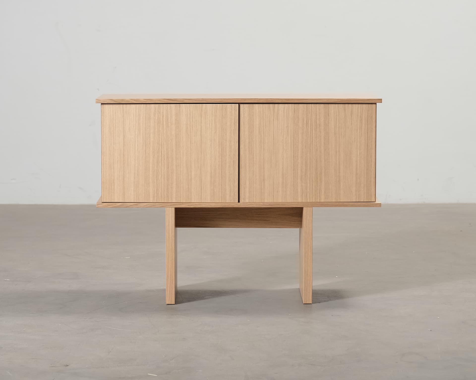 Ferm Living Stilt Single skänk ek