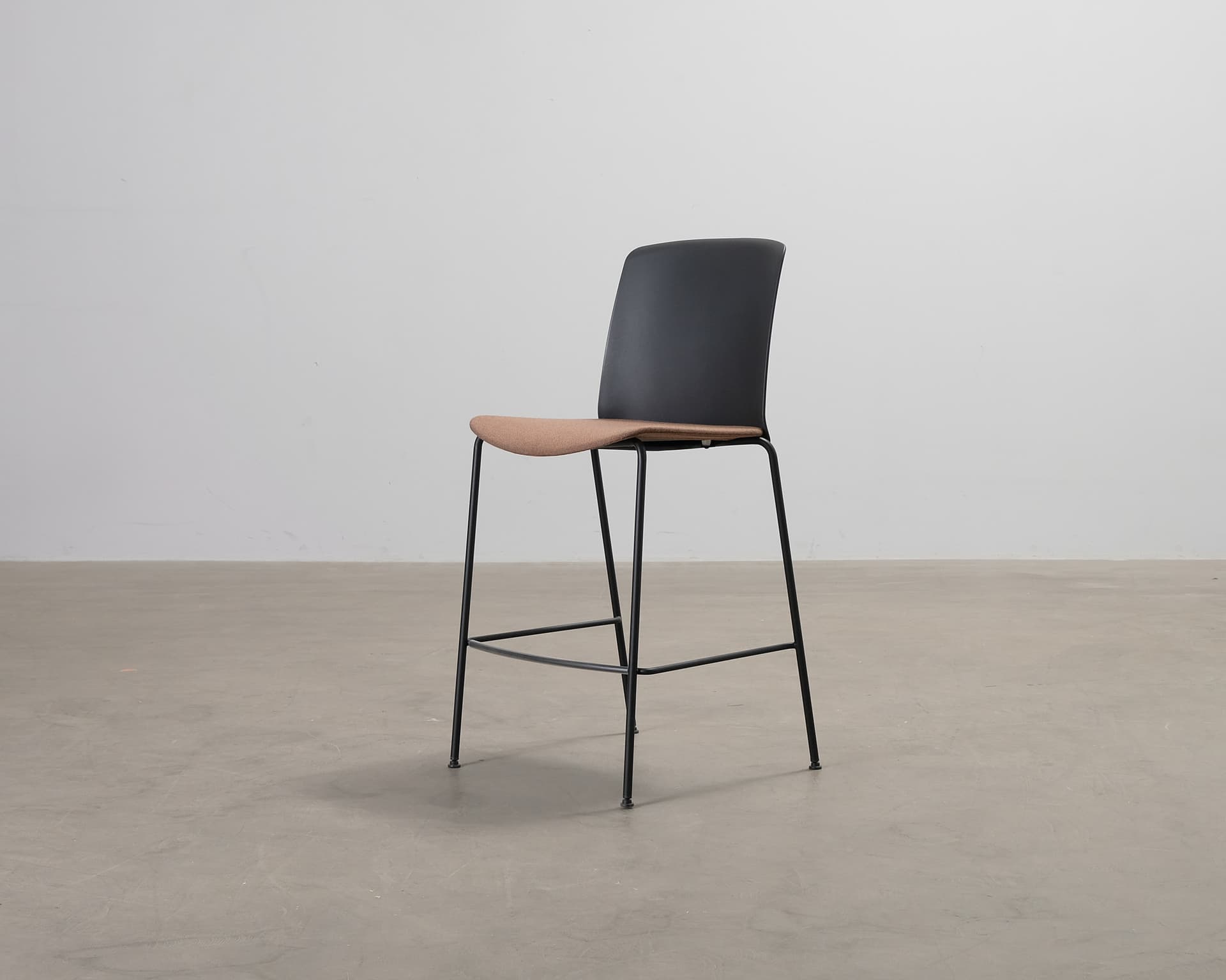 Arper Mixu barstol svart / brun