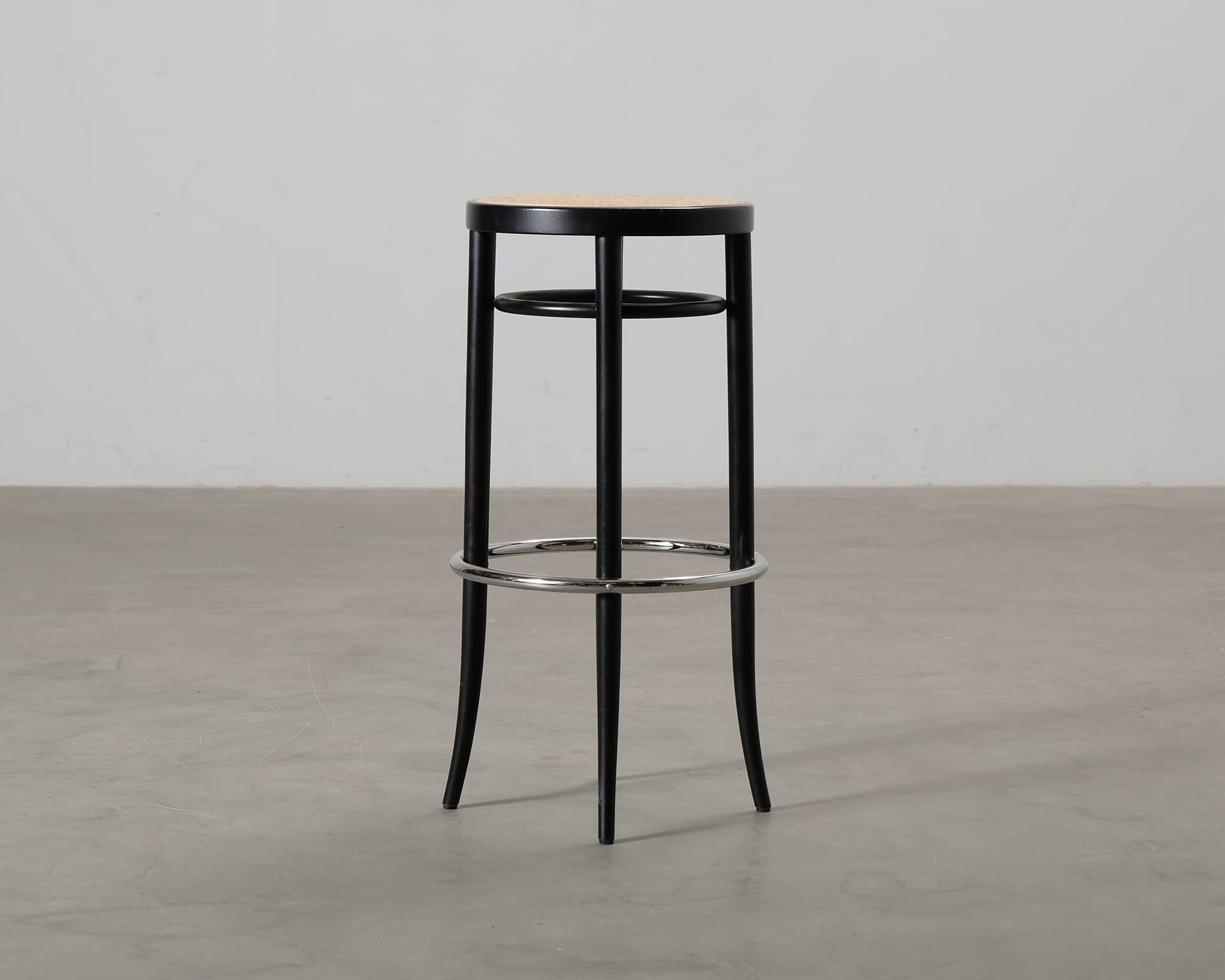 Thonet 204 RH barstol svart / rotting