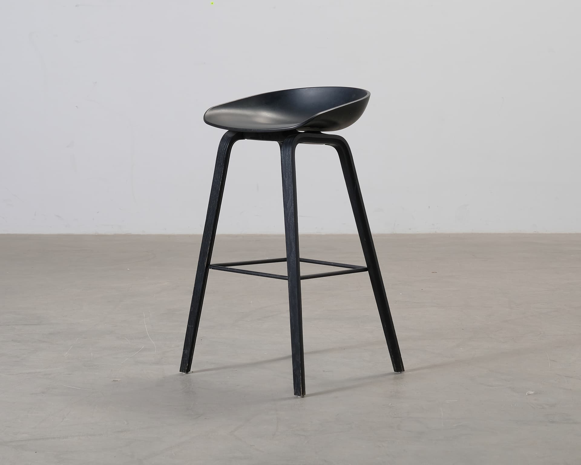 HAY AAS 32 2.0 barstol 75 cm svart / ek