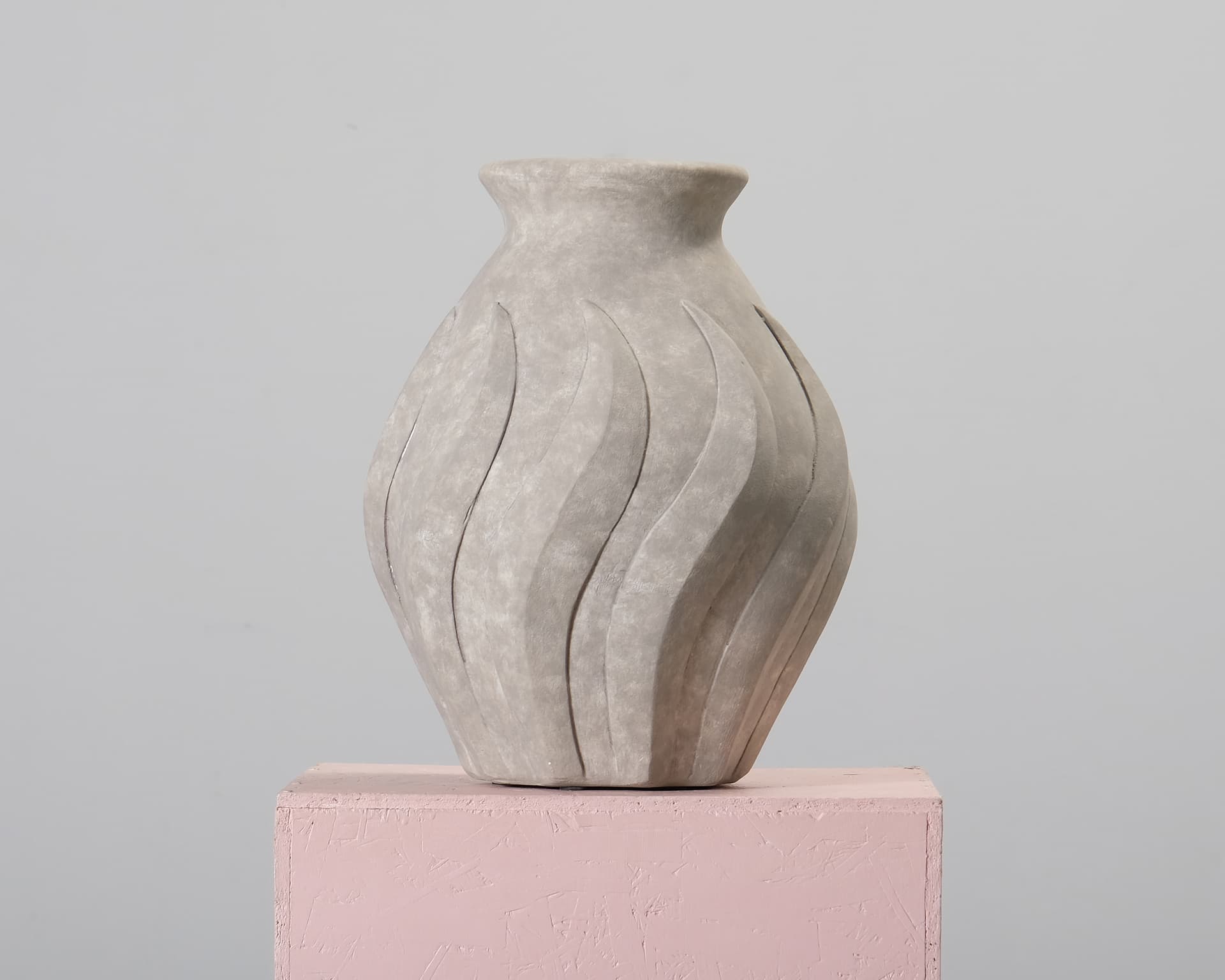 Dusty Deco Swirl vas grå
