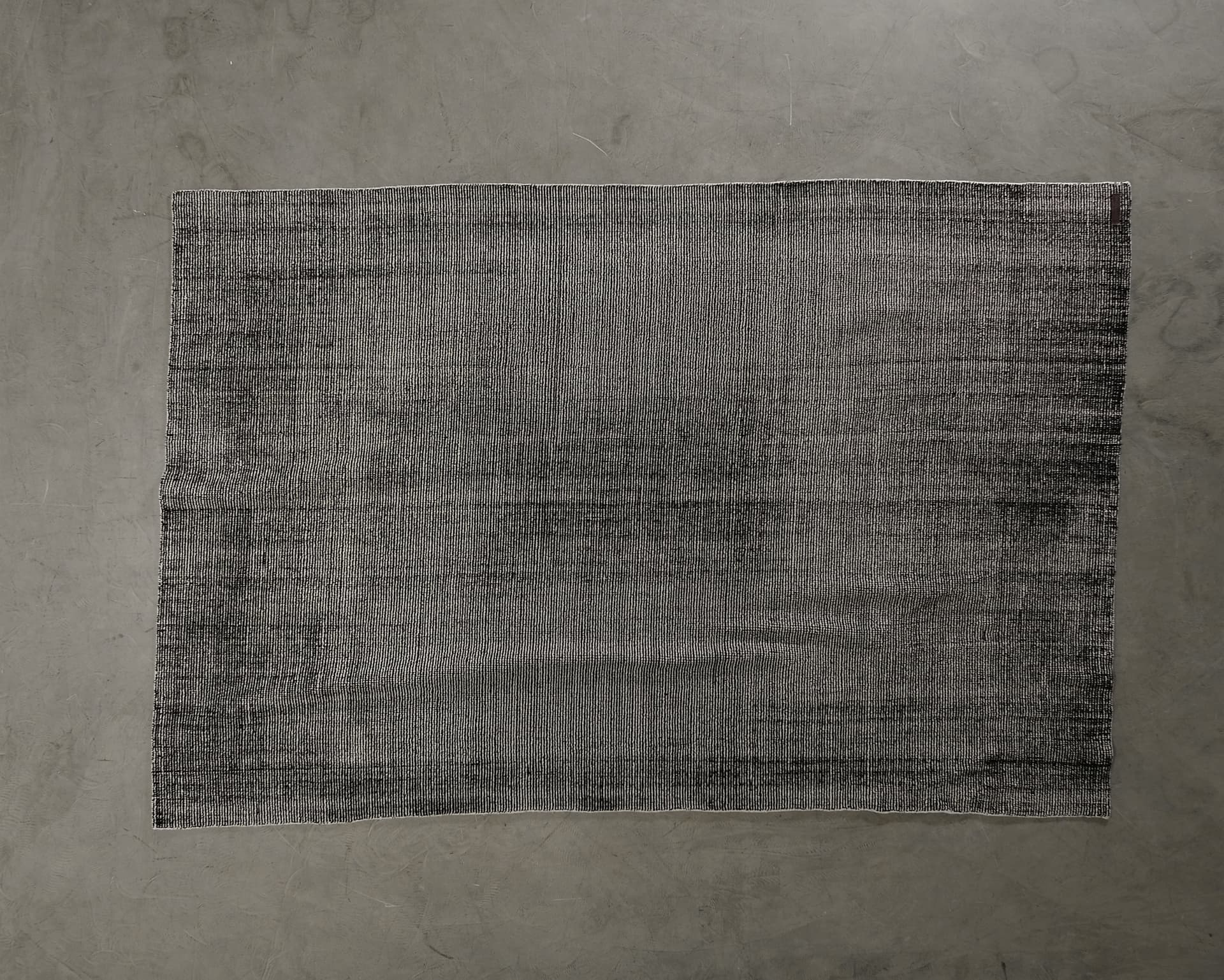 Furninova ullmatta 140 x 200 cm svartvit