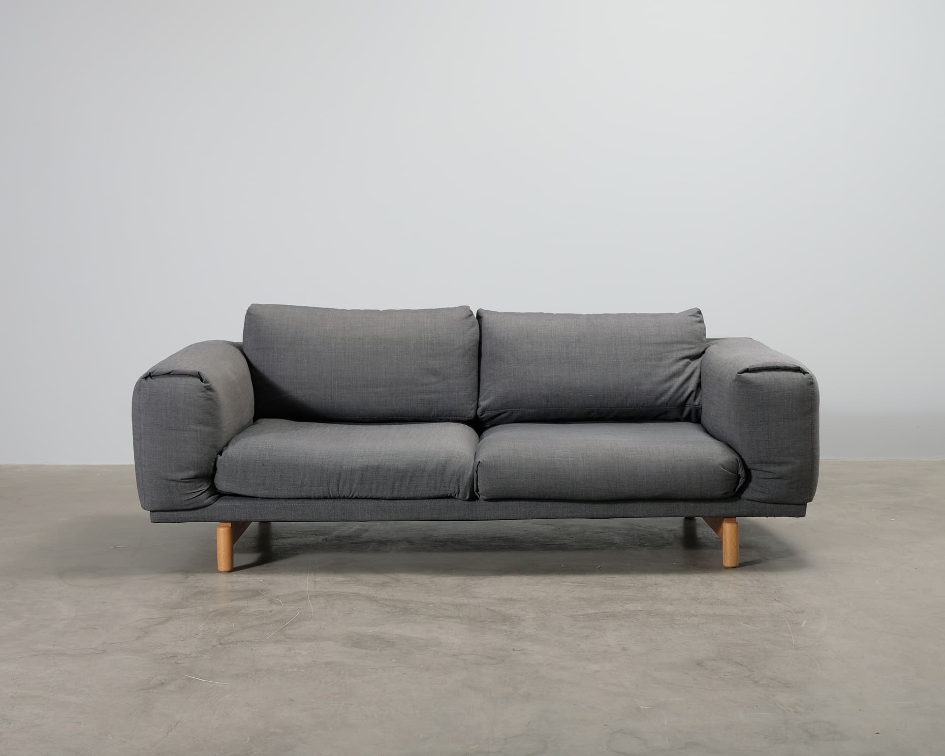 Muuto Rest 2-sits soffa grå