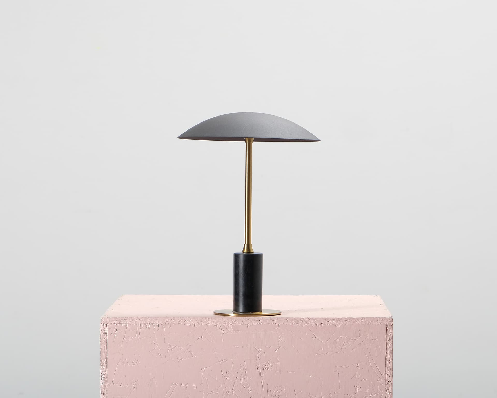 Dyberg Larsen Moon bordslampa svart