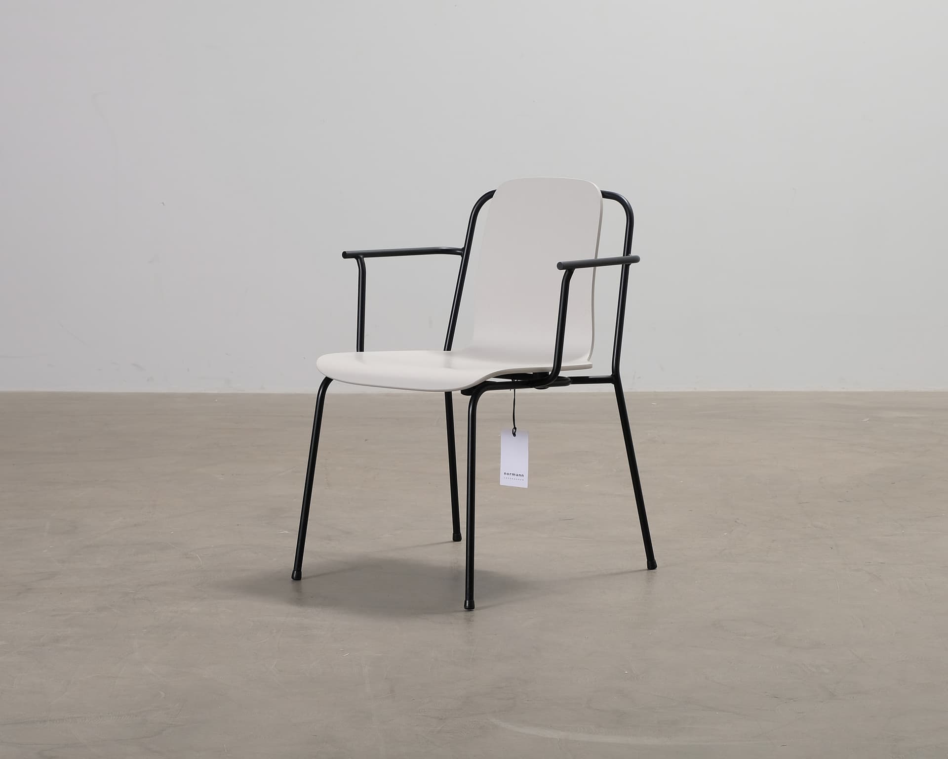 Normann Copenhagen Studio stol vit