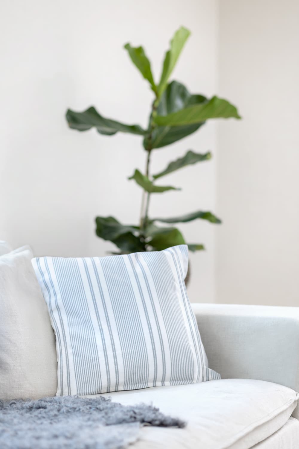 Kuddfodral - Adriana (offwhite) (Storlek: 45 x 45 cm)