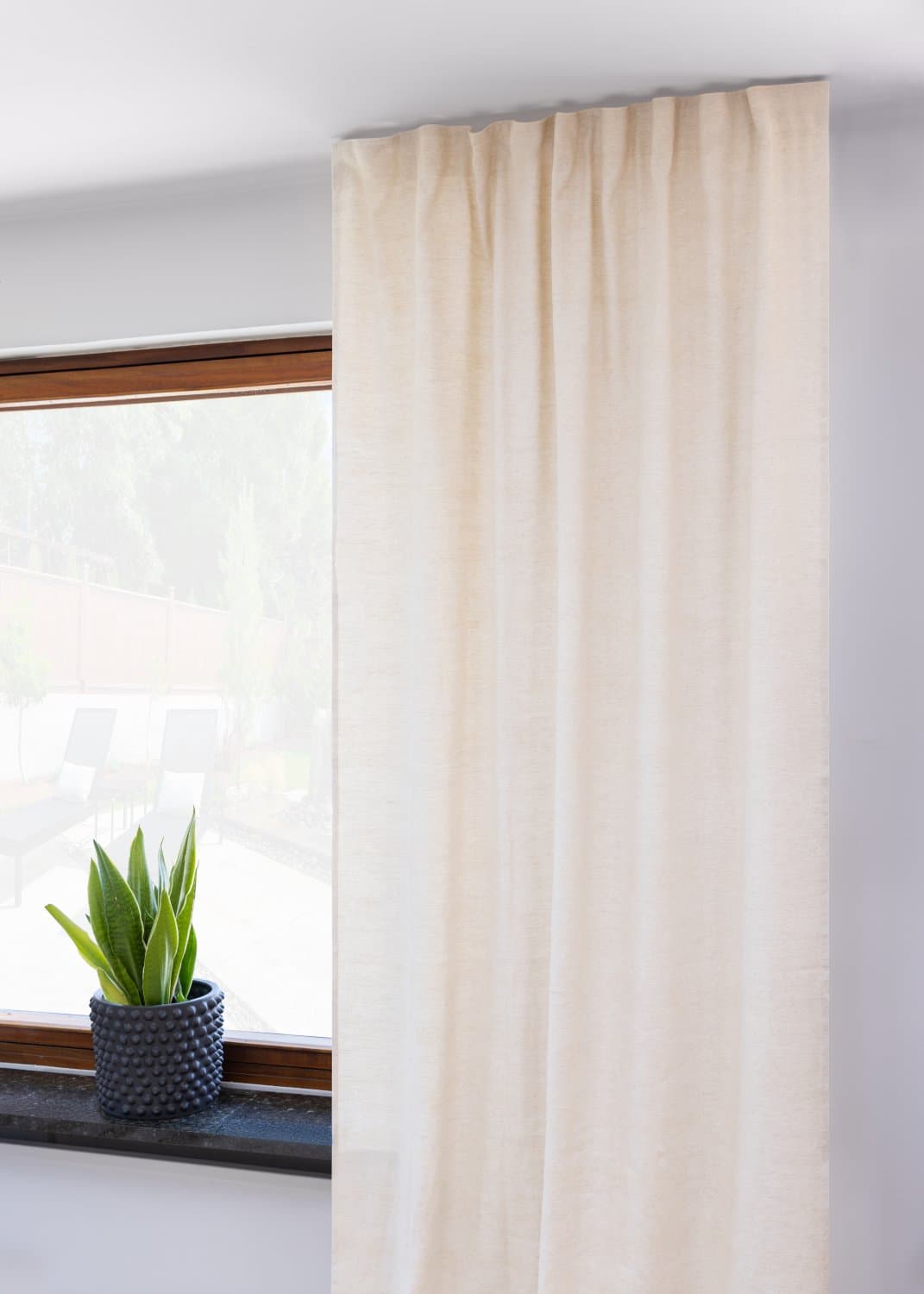 Gardiner - Linnegardin Astrid (vit) (Storlek: 145 x 300 cm)