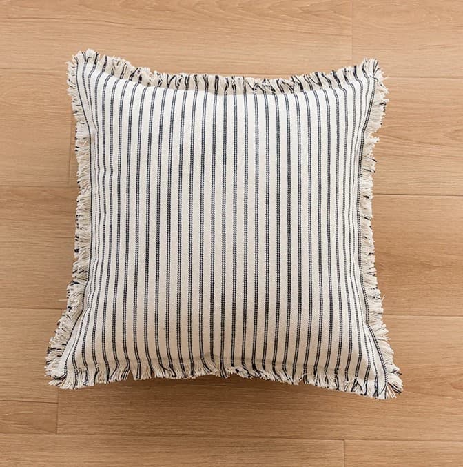 Kuddfodral - Fringed (svart) (Storlek: 30 x 50 cm)