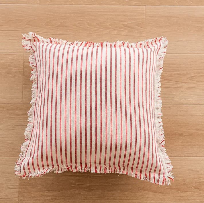 Kuddfodral - Fringed (röd) (Storlek: 45 x 45 cm)