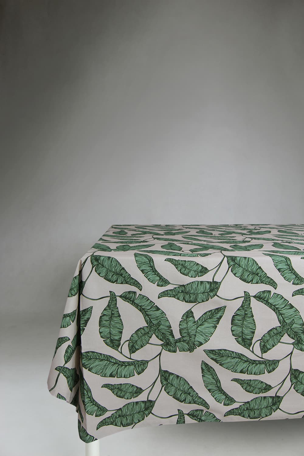 Dukar - Bomullsduk Leaves (grön) (Storlek: 140 x 250 cm)