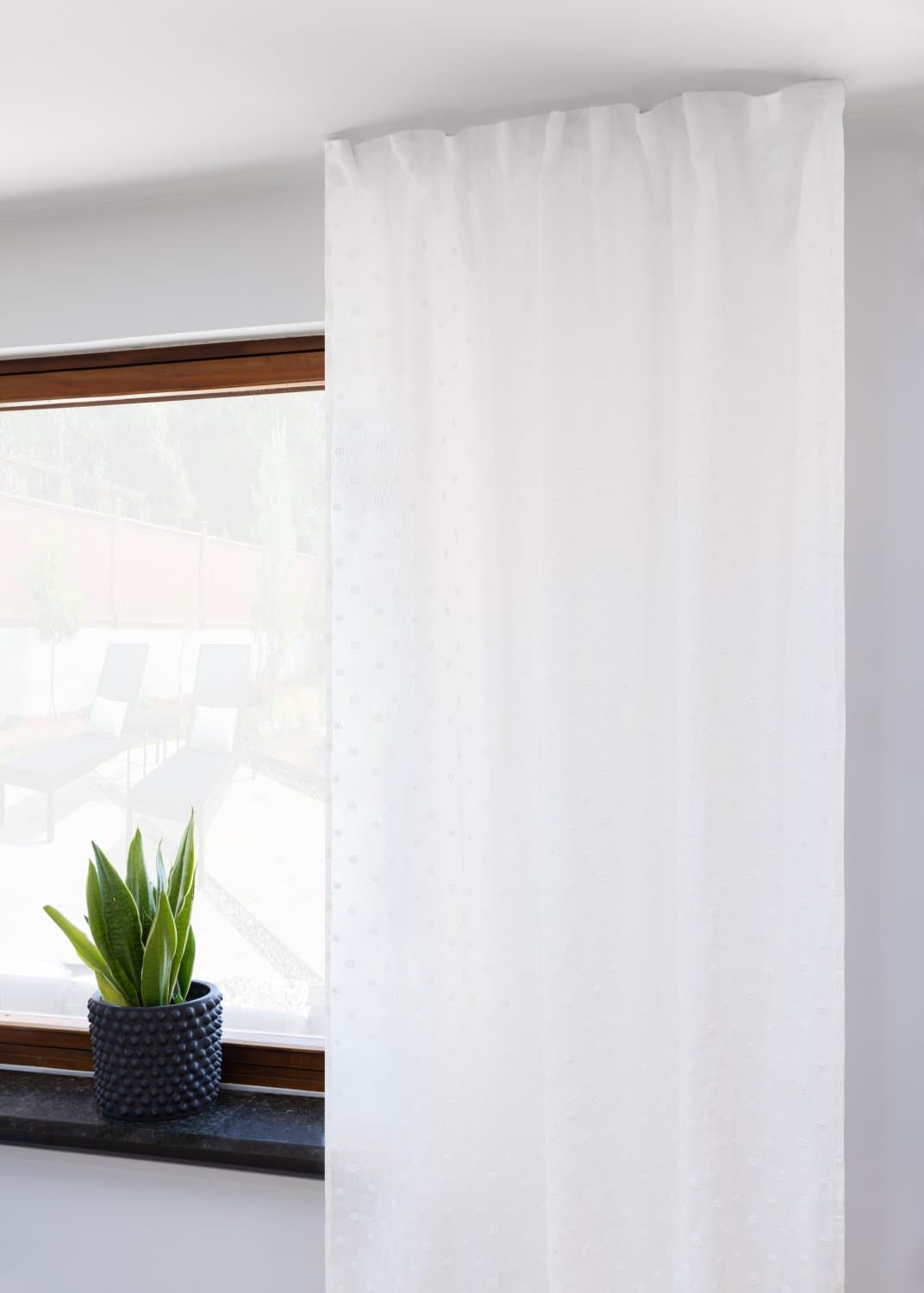 Gardiner - Linnegardin Elsa (vit) (Storlek: 145 x 300 cm)