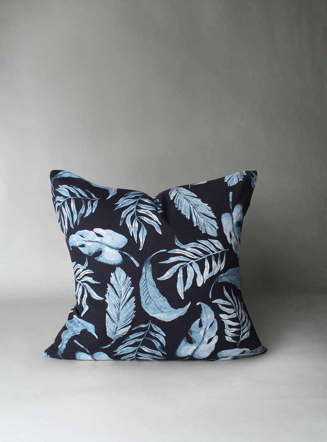 Kuddfodral - Lowe (blå) (Storlek: 45 x 45 cm)