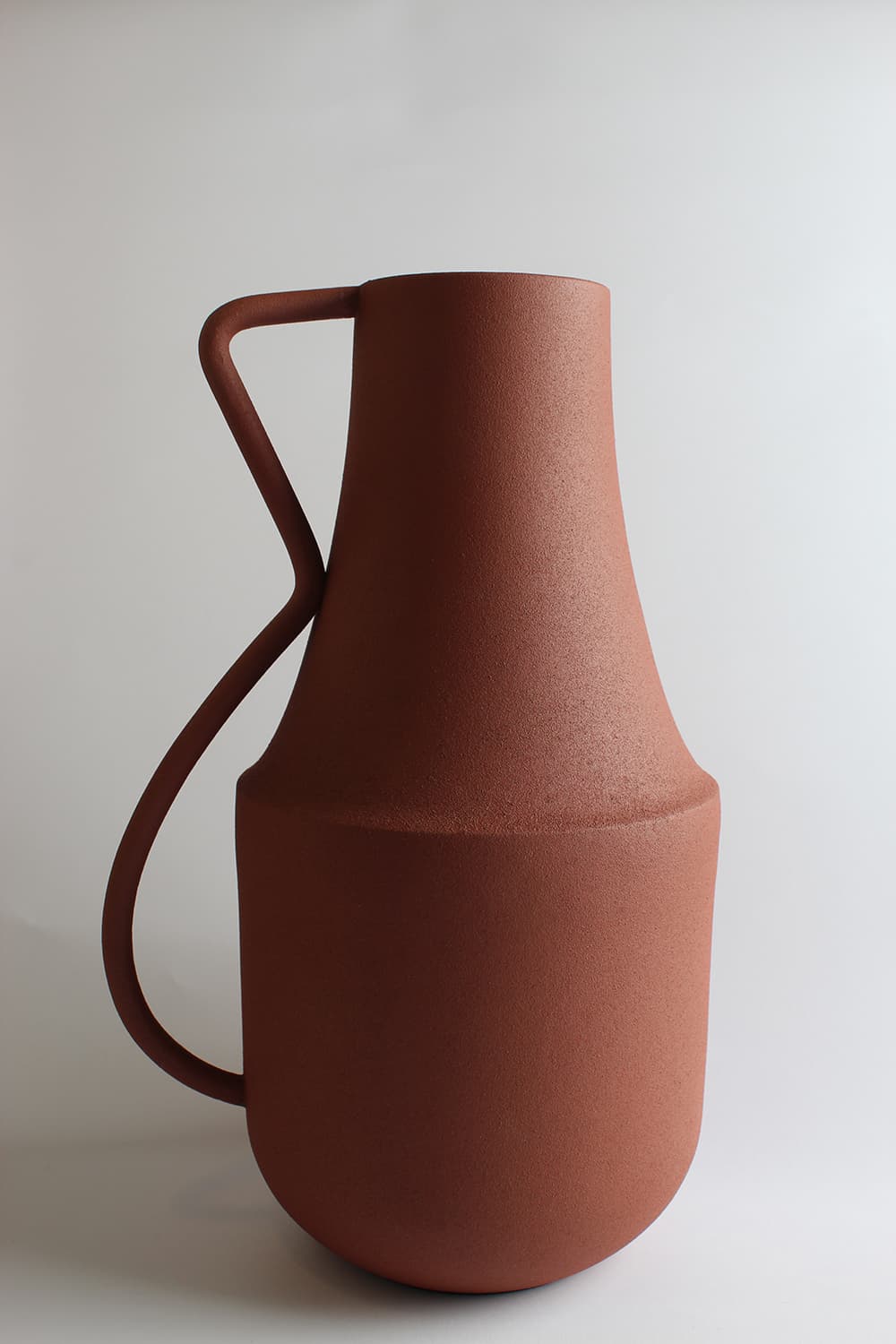 Vas - Henny (röd) (Storlek: 22 x 34 cm)