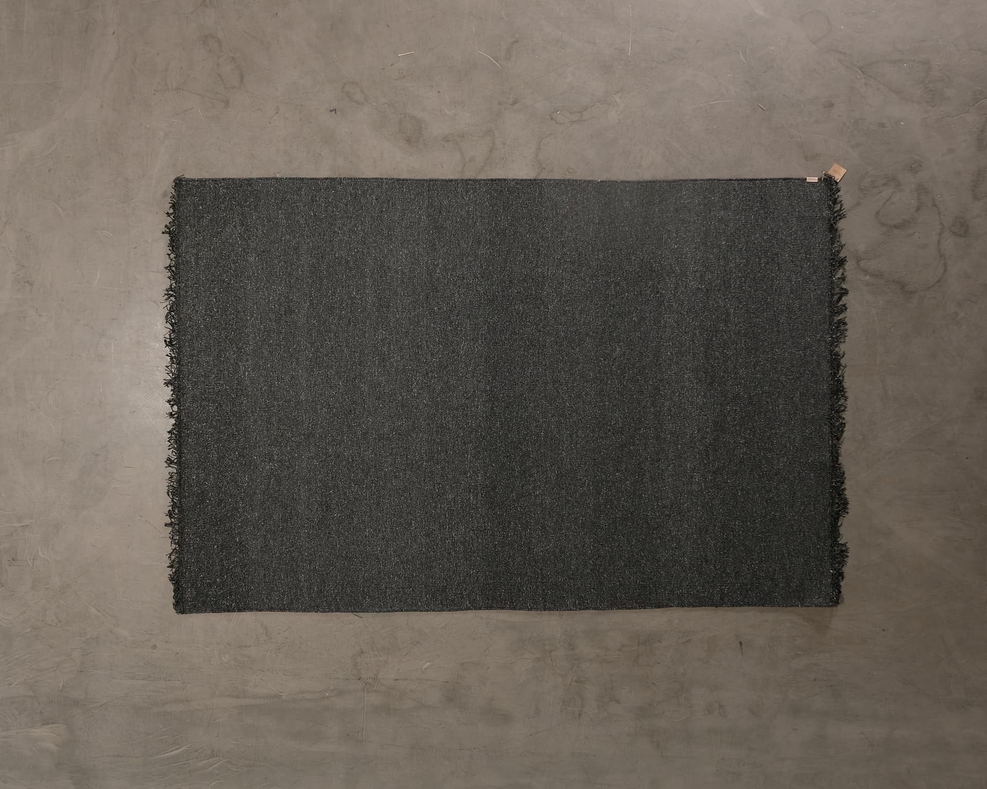 Roots Living Fringe Bamboo matta 200 x 300 cm mörkgrå