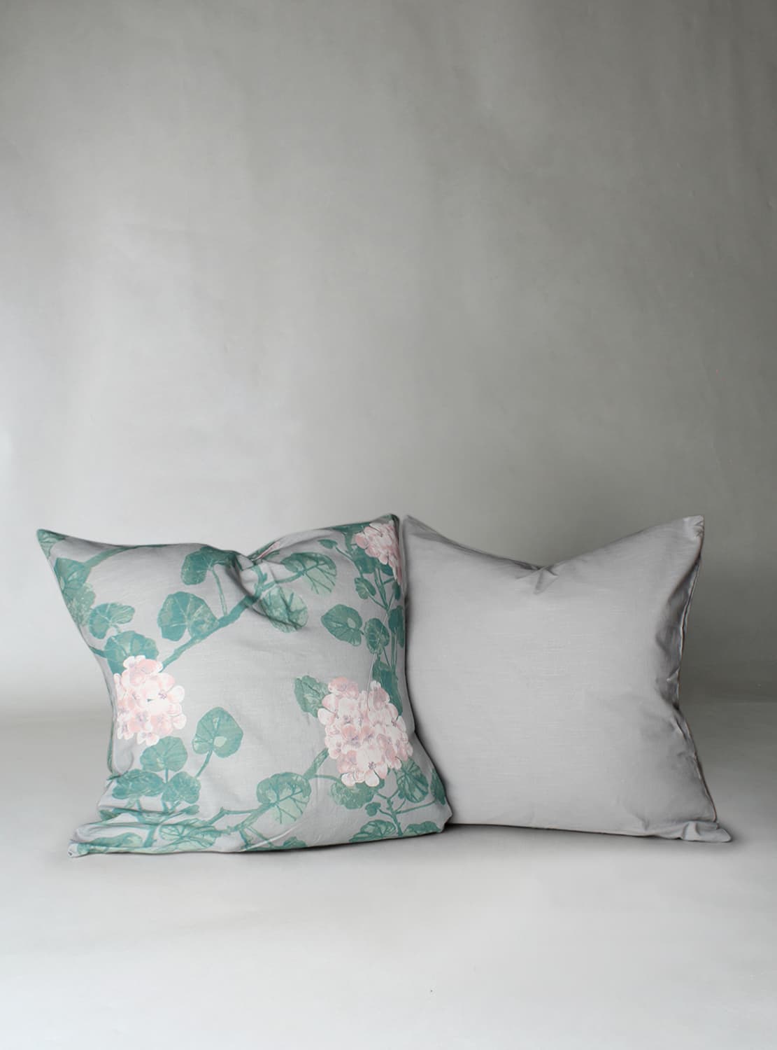 Kuddfodral 2-pack - Amara (grå/rosa) (Storlek: 45 x 45 cm)