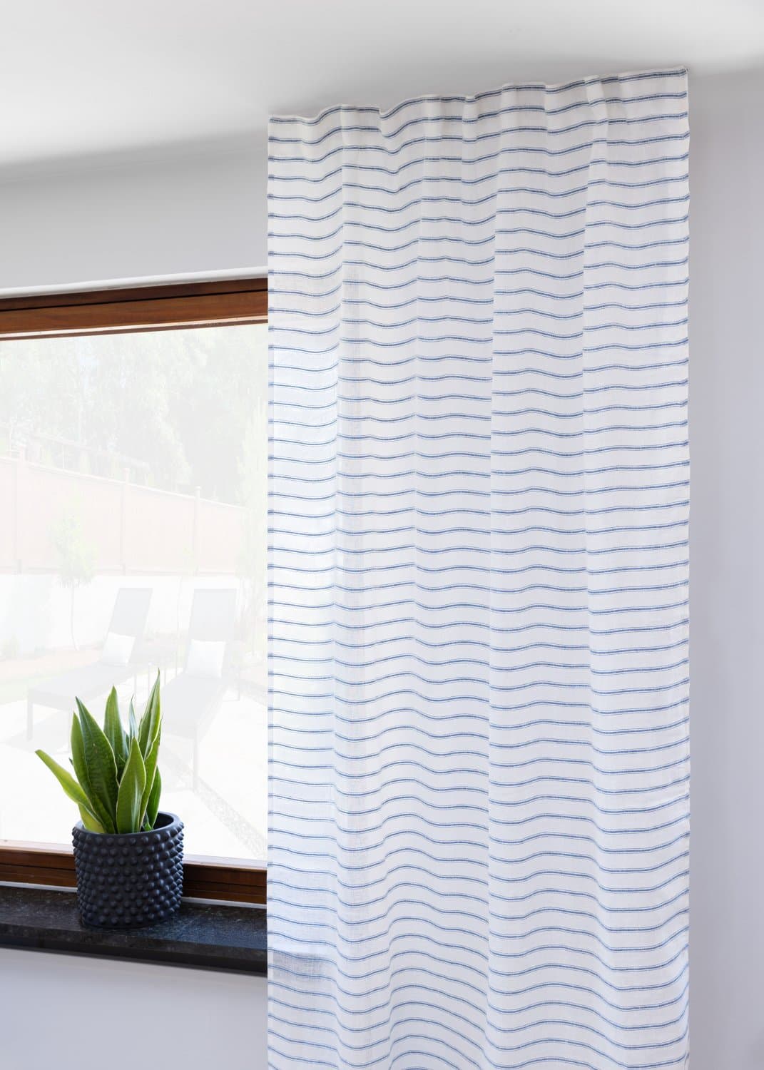 Gardiner - Linnegardin Dalia (vit) (Storlek: 145 x 300 cm)
