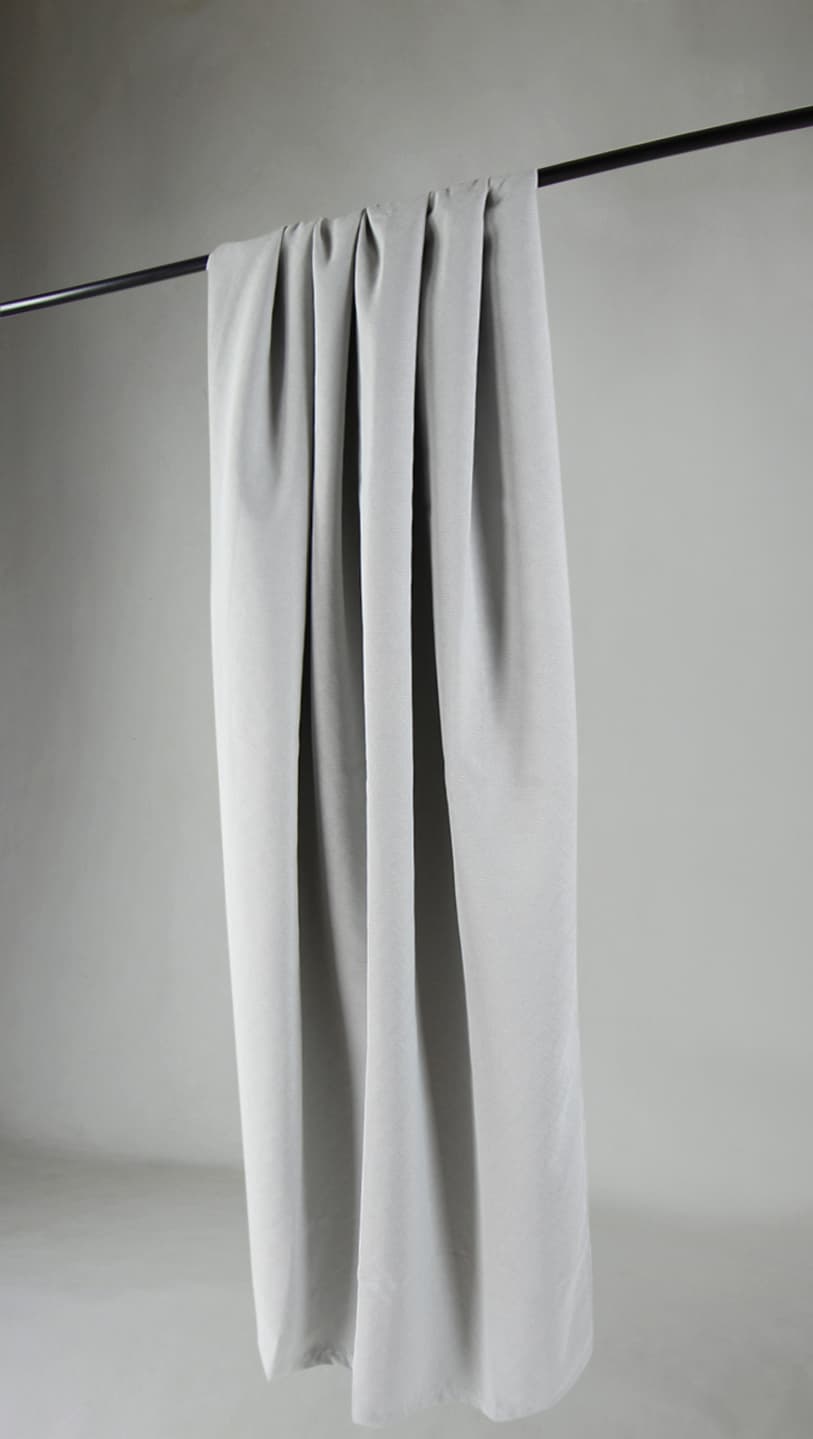 Gardiner - Mörkläggningsgardin Isolde (ljusgrå) (Storlek: 130 x 300)