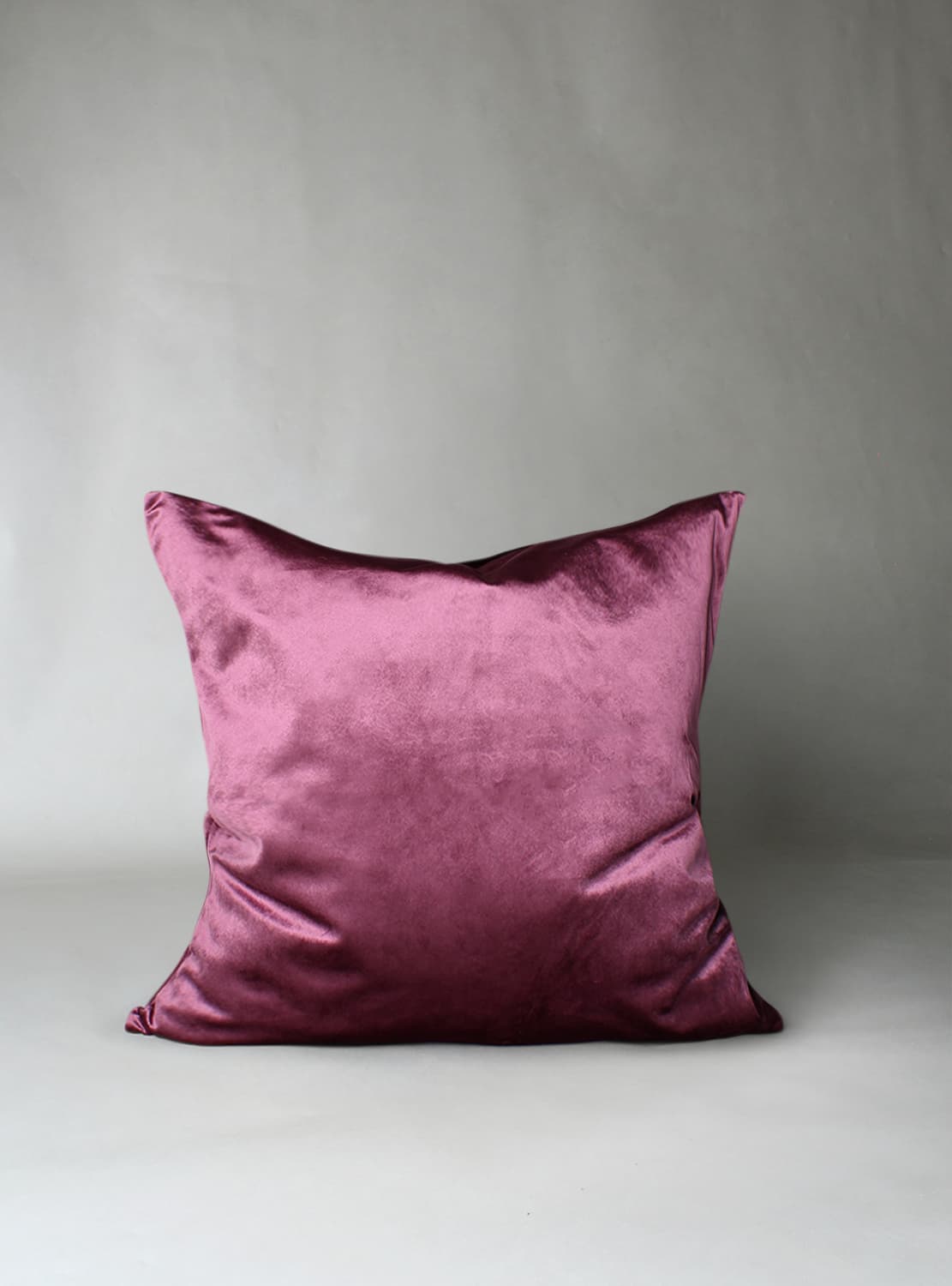 Kuddfodral Marlyn i sammet (lila) (Storlek: 50 x 50 cm)