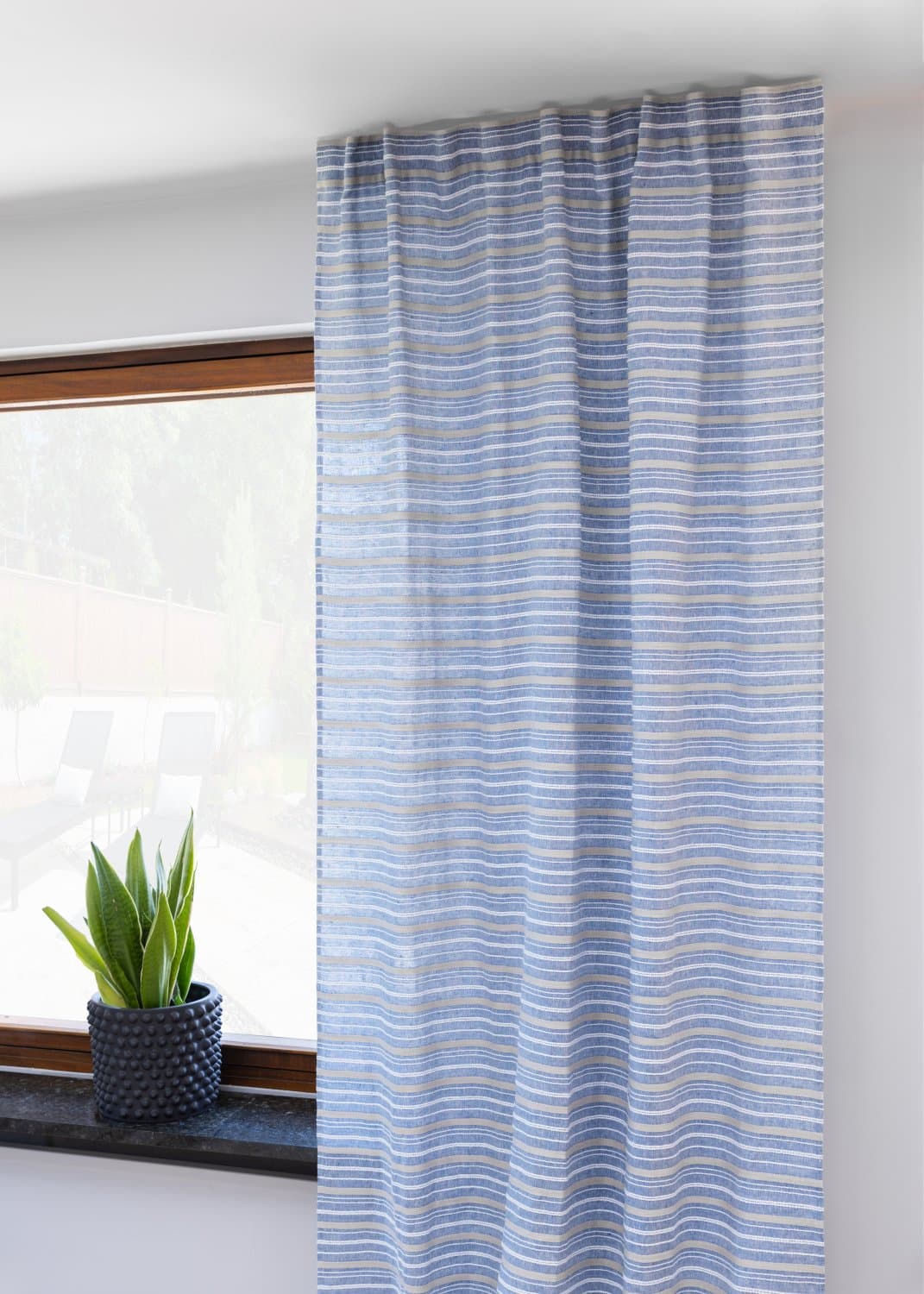 Gardiner - Linnegardin Tara (blå) (Storlek: 145 x 300 cm)